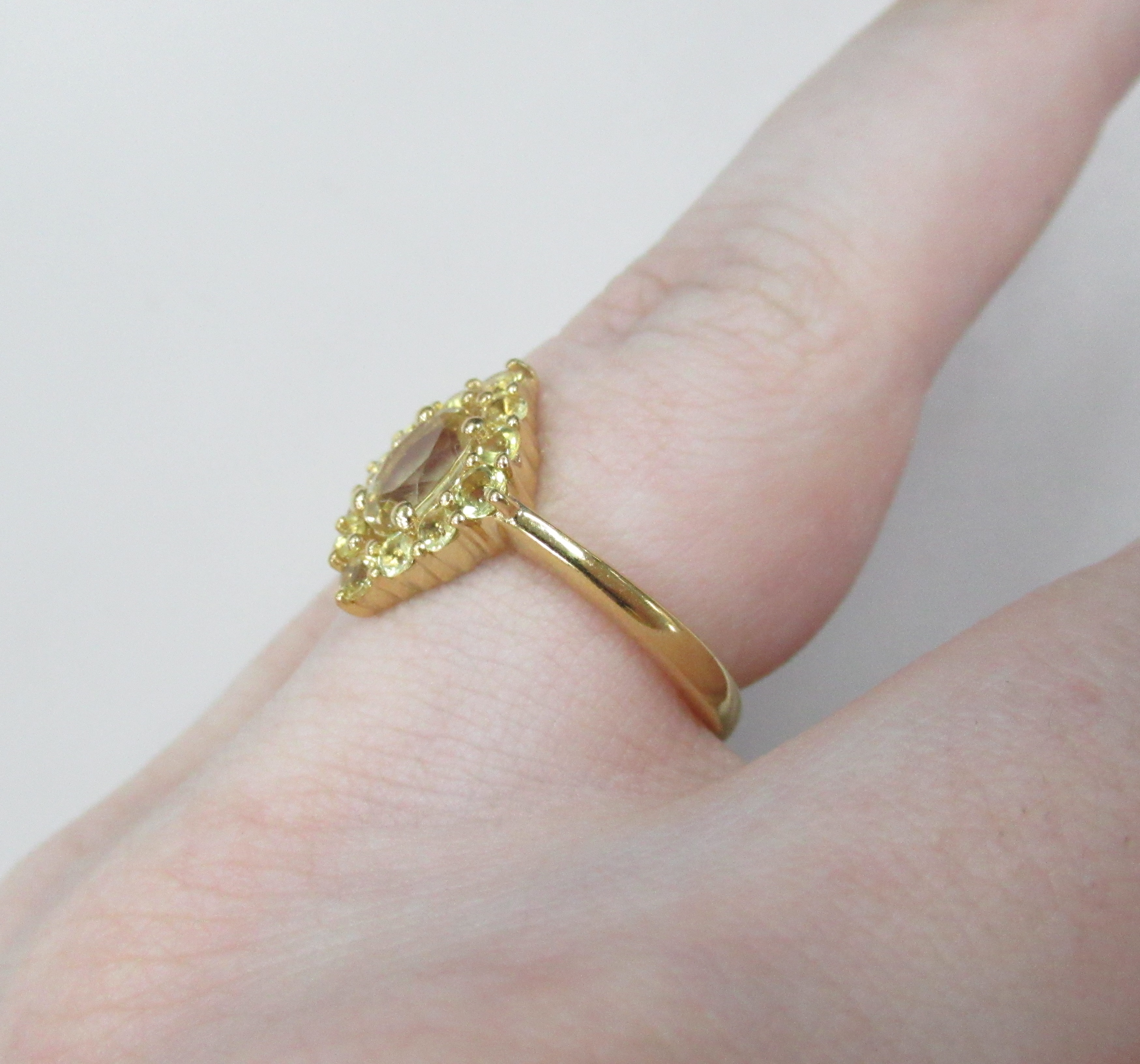 Серебряное кольцо с гелиодорами